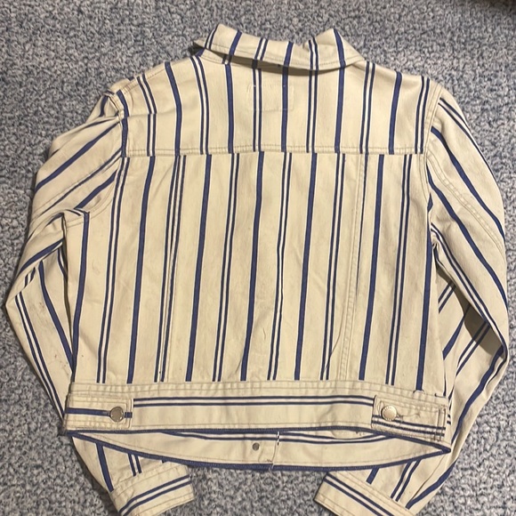 🆕Jeans jacket - Picture 5 of 5